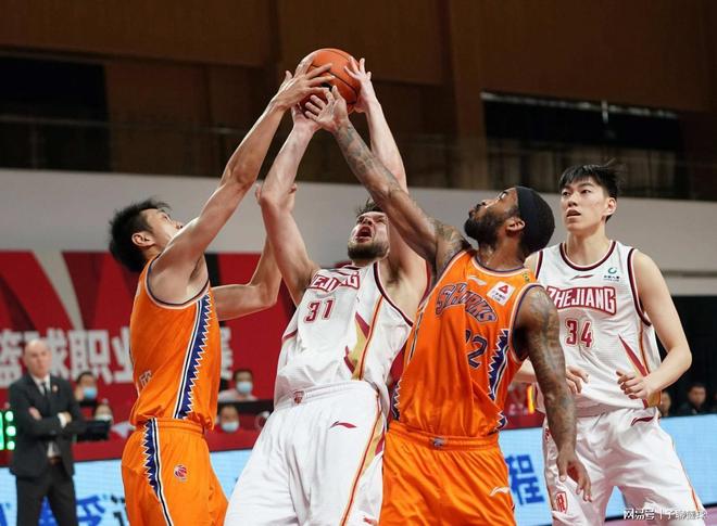 这才出现了 这才出现了